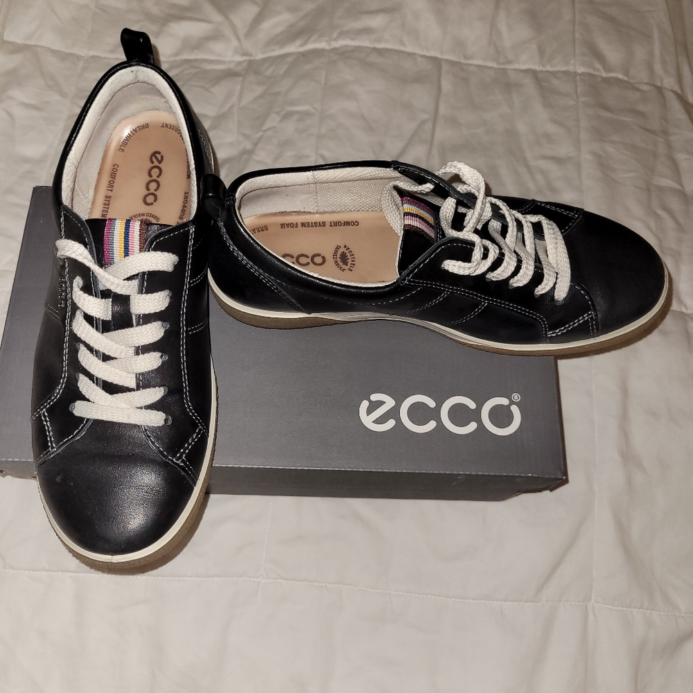 Ecco Chase Shoes